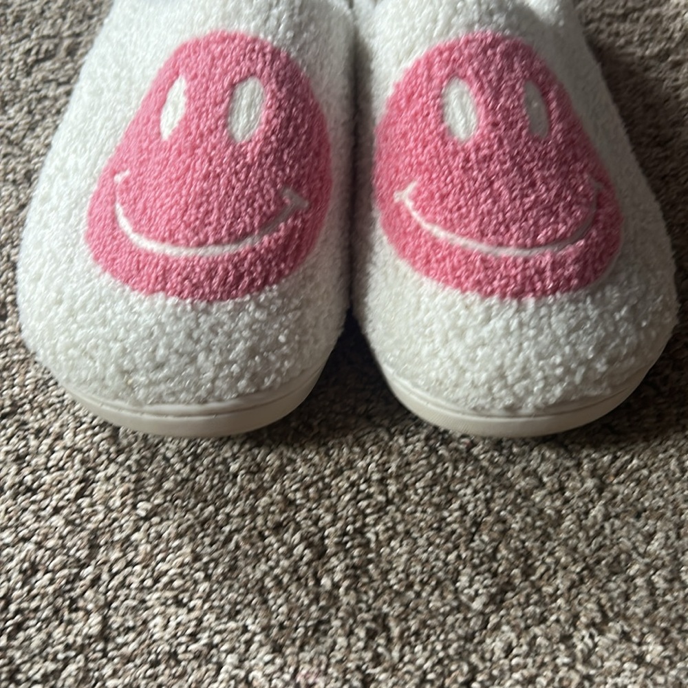 Charlotte Russe Slippers - Picture 3 of 4